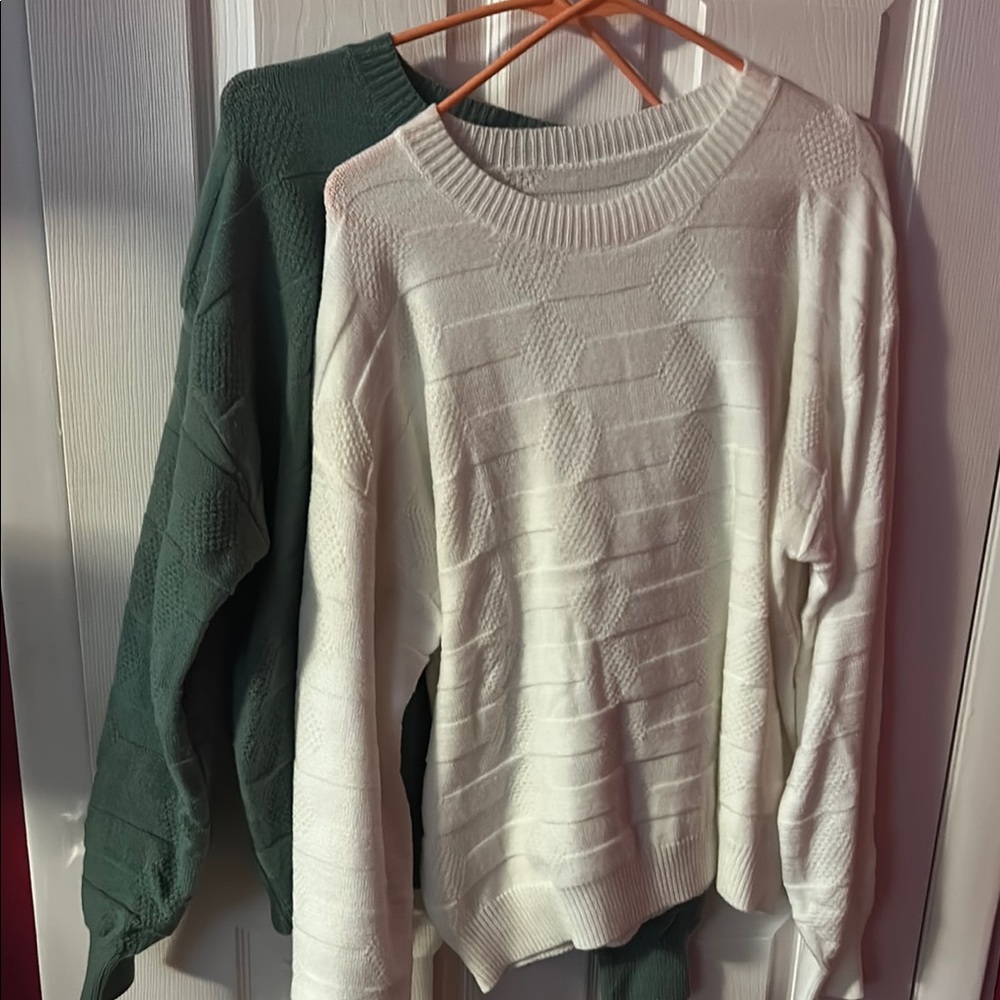 Elegant White and Green Women's Sweater Set